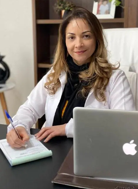 foto-dra-cristina-disconzi-psiquiatria